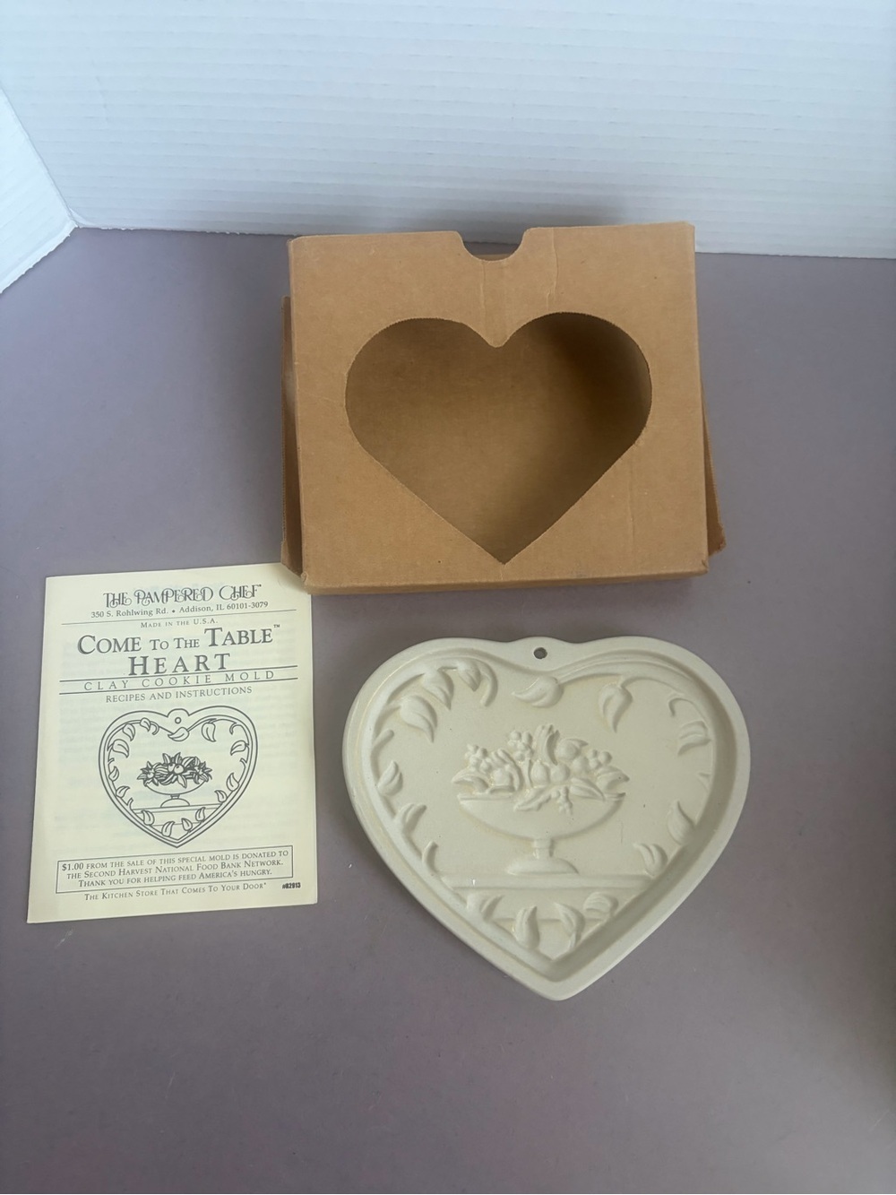 The Pampered Chef Heart Clay Cookie Mold in Cream
